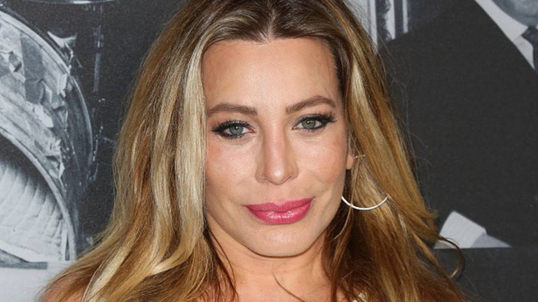 FamousPeopleFacts - Taylor Dayne