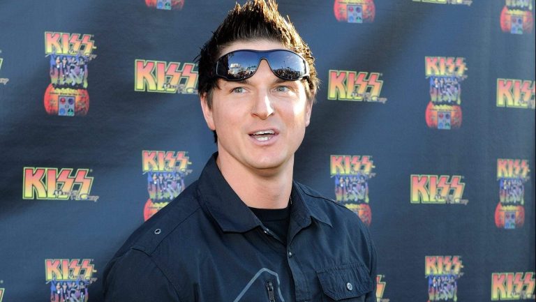 FamousPeopleFacts - Zak Bagans