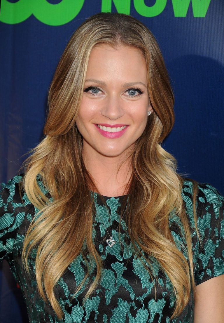 FamousPeopleFacts - A. J. Cook