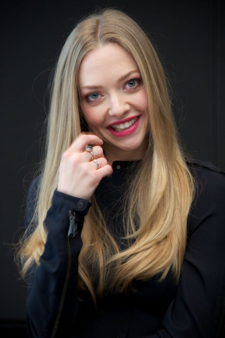 FamousPeopleFacts - Amanda Seyfried