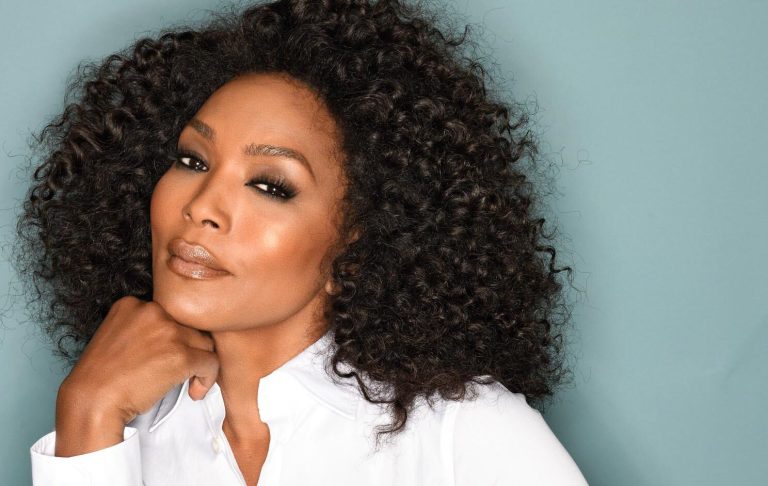 FamousPeopleFacts - Angela Bassett