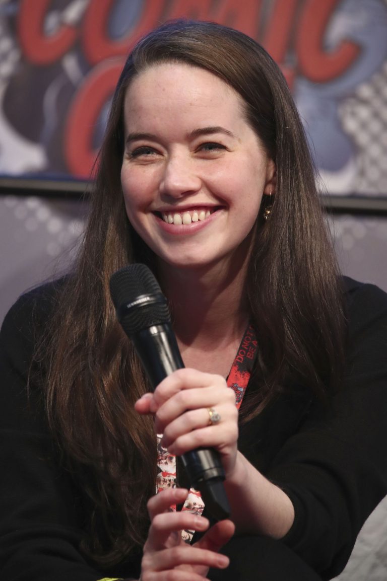 FamousPeopleFacts - Anna Popplewell