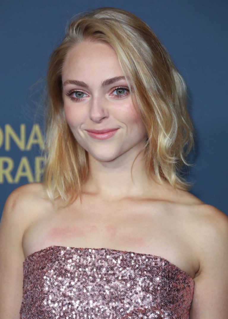 FamousPeopleFacts - AnnaSophia Robb