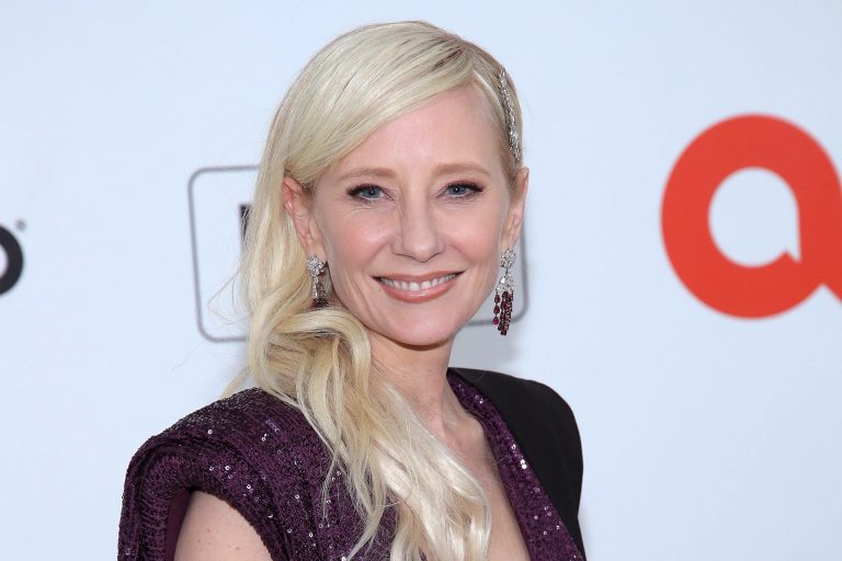 FamousPeopleFacts - Anne Heche