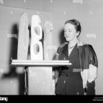 FamousPeopleFacts - Barbara Hepworth