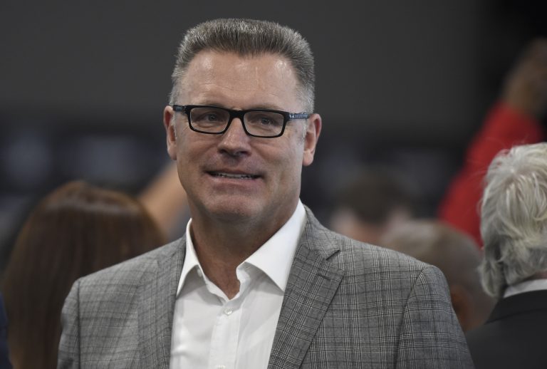 FamousPeopleFacts - Howie Long