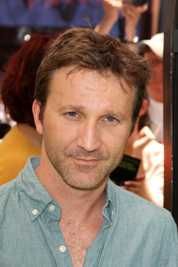 FamousPeopleFacts - Breckin Meyer