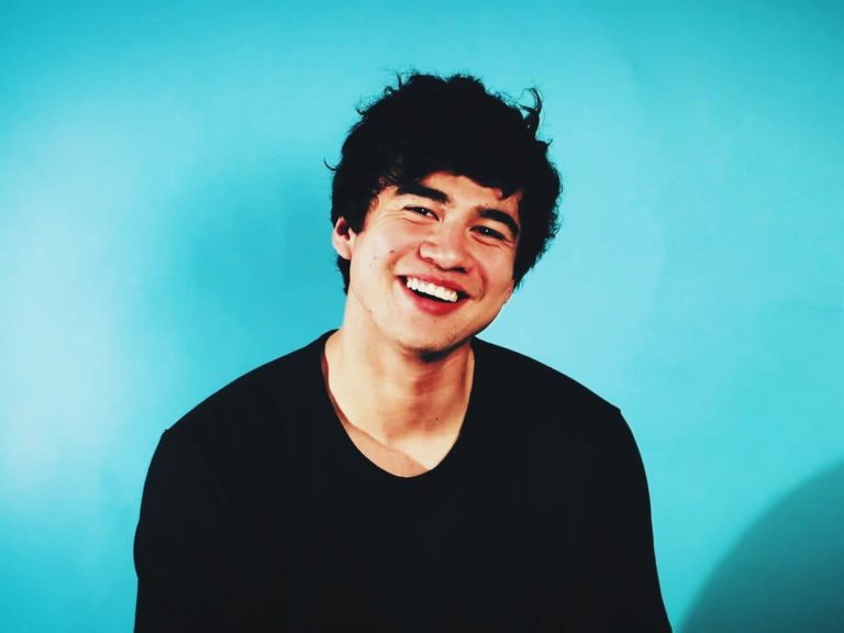 FamousPeopleFacts - Calum Hood