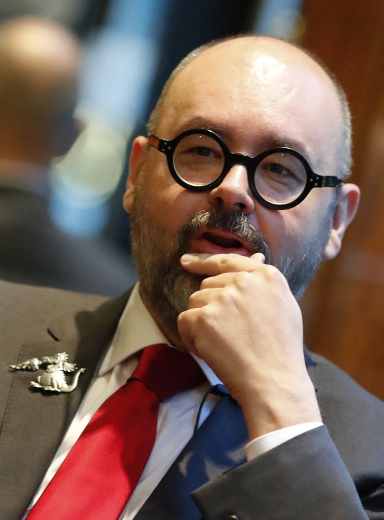 FamousPeopleFacts - Carlos Ruiz Zafon