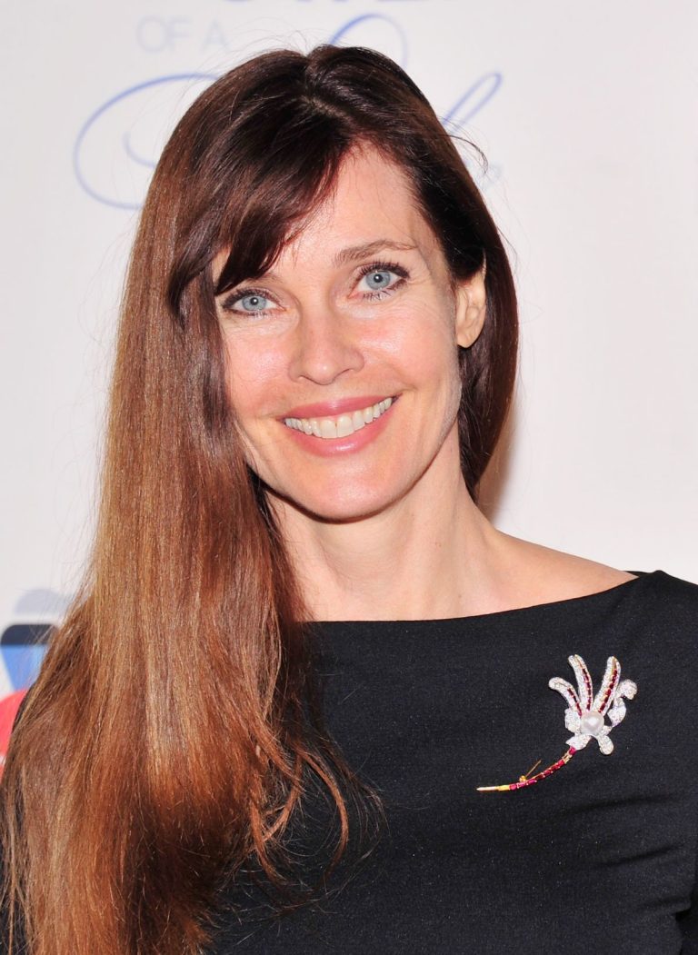 FamousPeopleFacts - Carol Alt