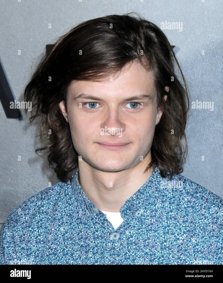 FamousPeopleFacts - Charlie Tahan