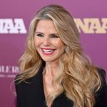 FamousPeopleFacts - Christie Brinkley