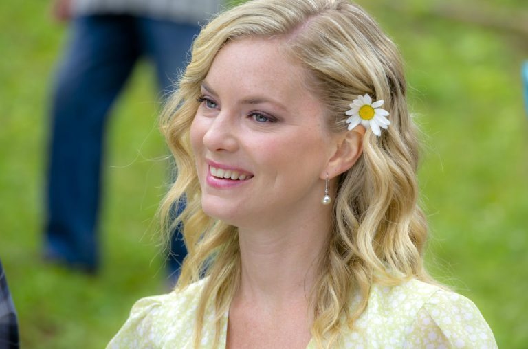 FamousPeopleFacts - Cindy Busby