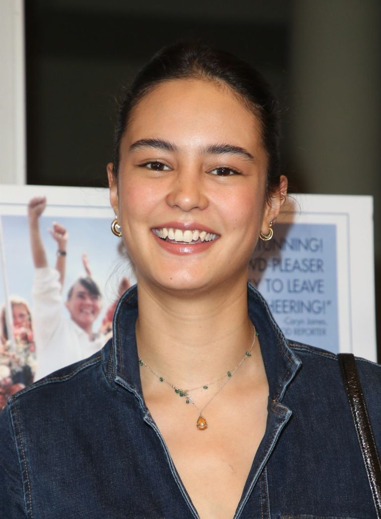 FamousPeopleFacts - Courtney Eaton