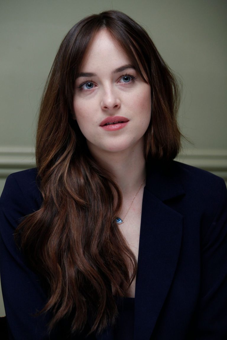 FamousPeopleFacts - Dakota Johnson