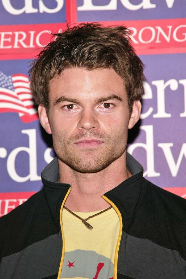 FamousPeopleFacts - Daniel Gillies