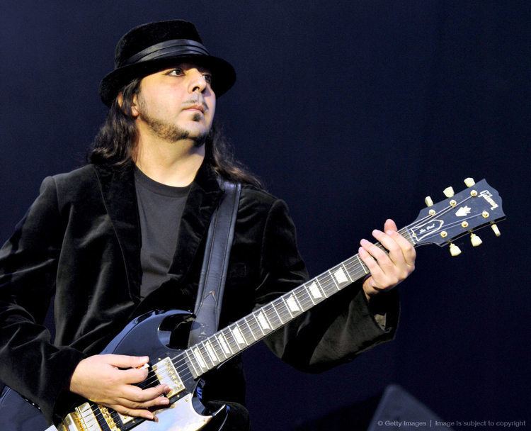 FamousPeopleFacts - Daron Malakian