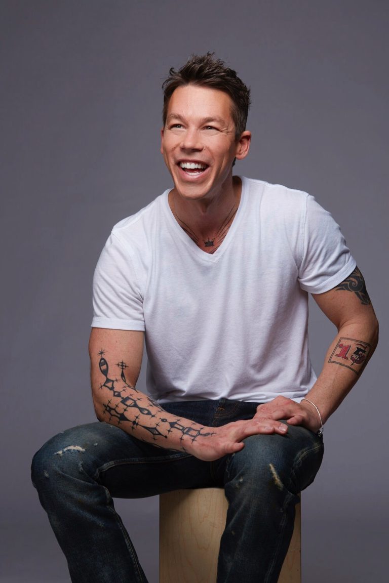 FamousPeopleFacts - David Bromstad