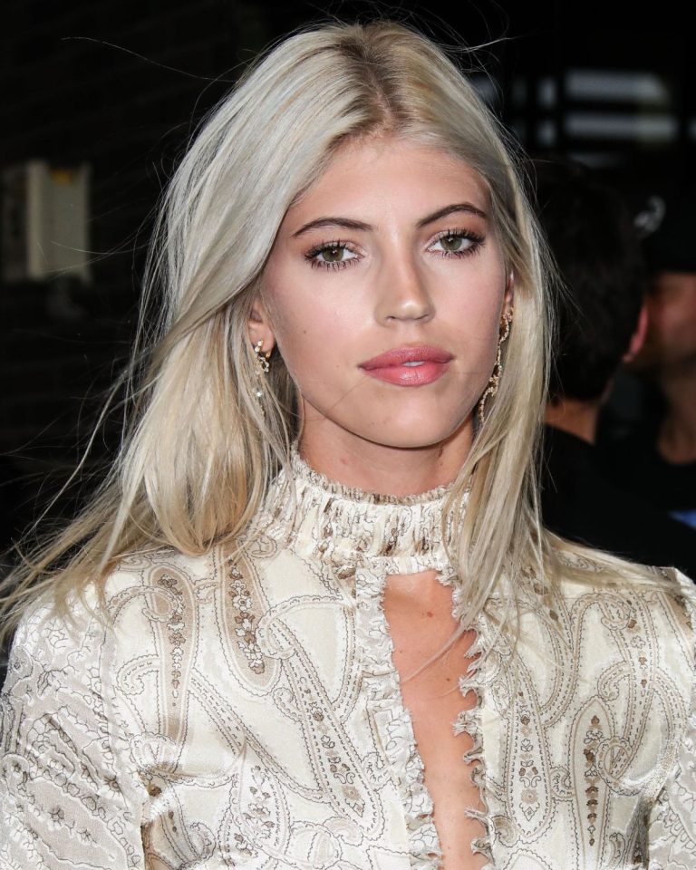 FamousPeopleFacts - Devon Windsor