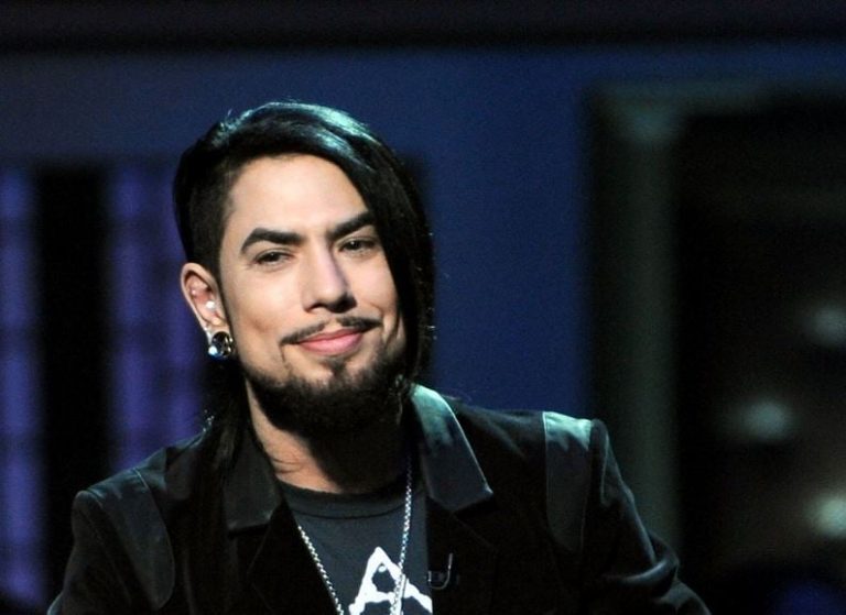 FamousPeopleFacts - Dave Navarro