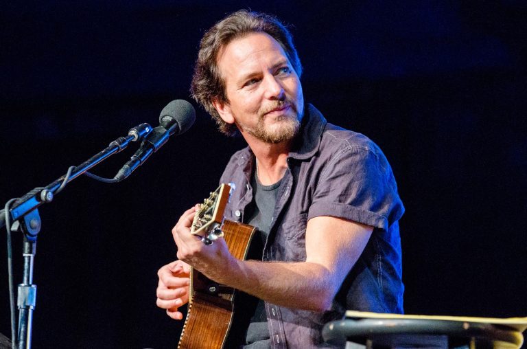 FamousPeopleFacts - Eddie Vedder