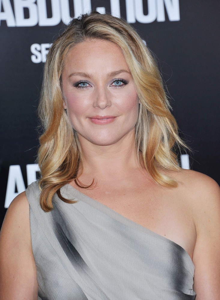 FamousPeopleFacts - Elisabeth Rohm