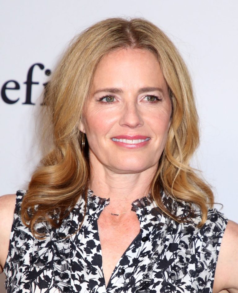 FamousPeopleFacts - Elisabeth Shue