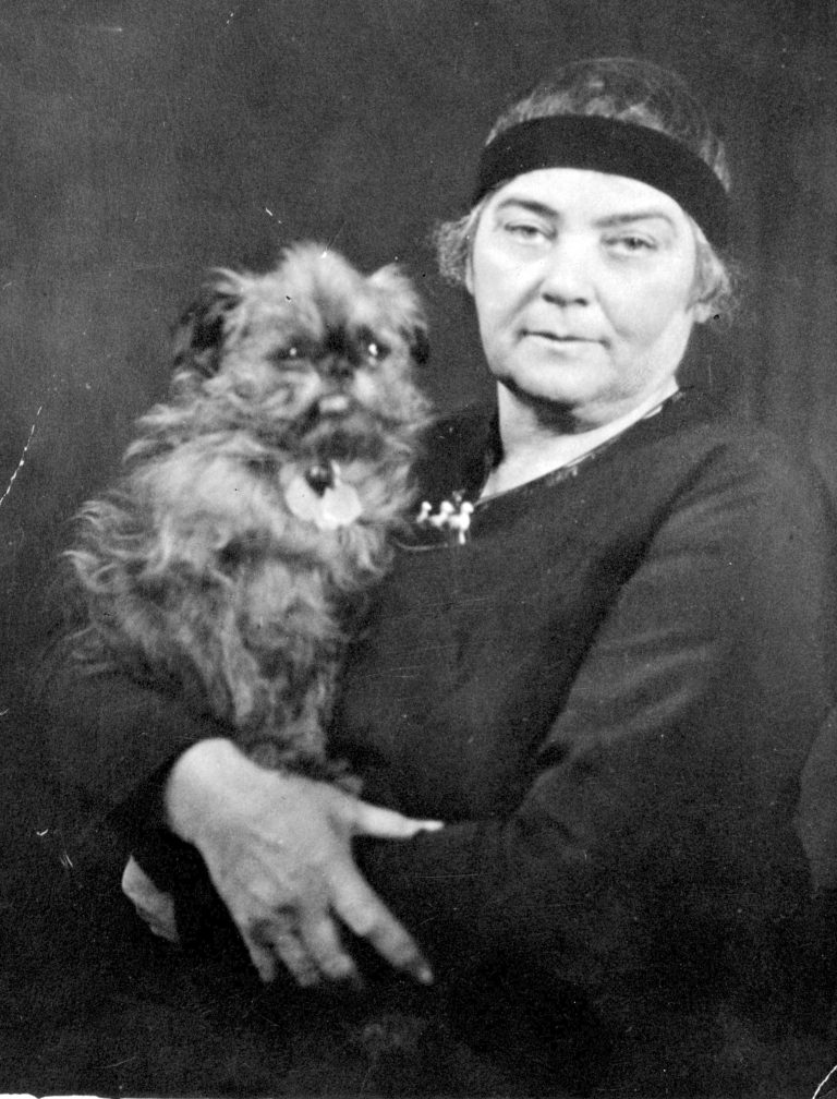 FamousPeopleFacts - Emily Carr