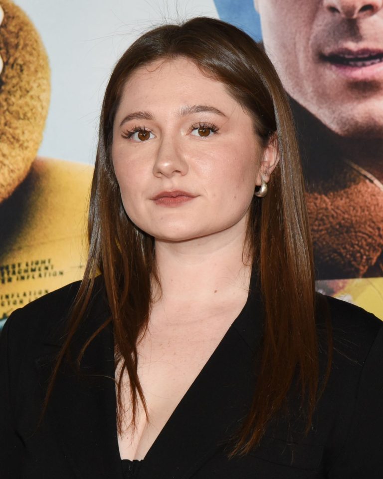 FamousPeopleFacts - Emma Kenney