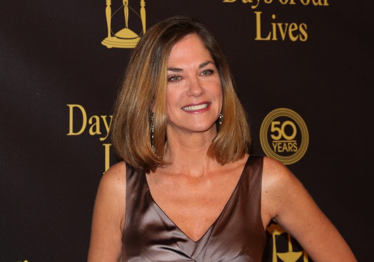 FamousPeopleFacts - Kassie DePaiva