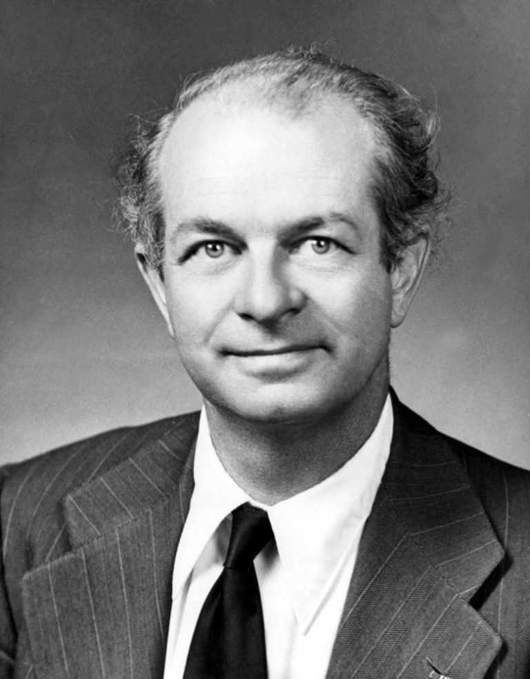 FamousPeopleFacts - Linus Pauling