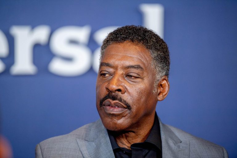 FamousPeopleFacts - Ernie Hudson