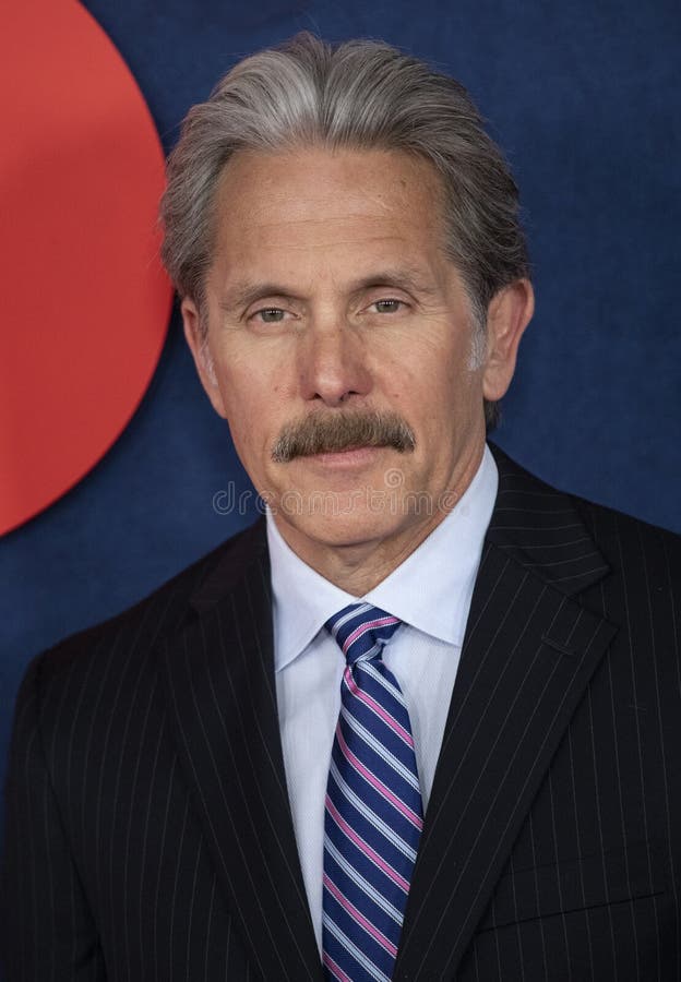 FamousPeopleFacts - Gary Cole