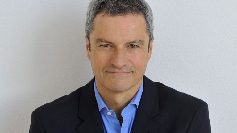 FamousPeopleFacts - Gavin Esler