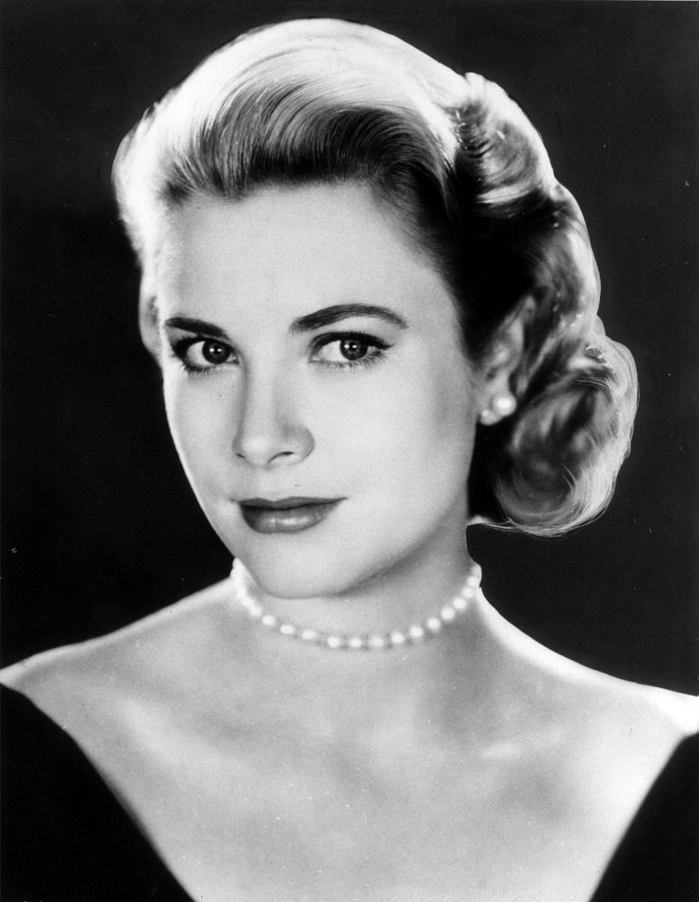 FamousPeopleFacts - Grace Kelly