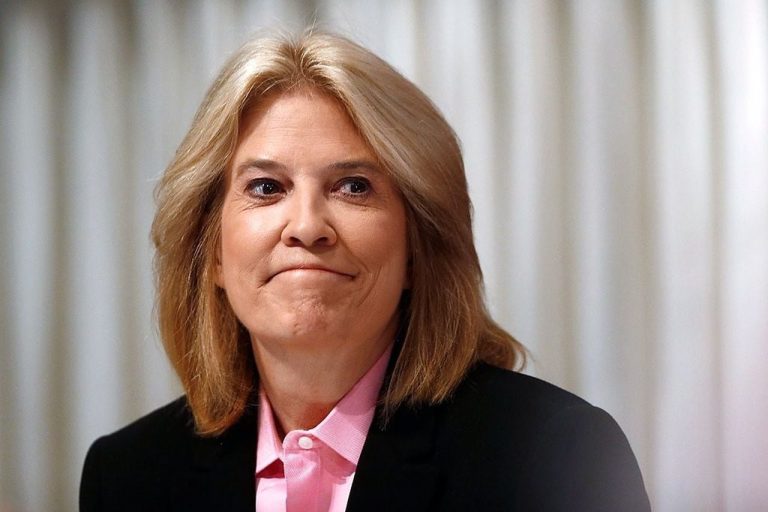 FamousPeopleFacts - Greta Van Susteren