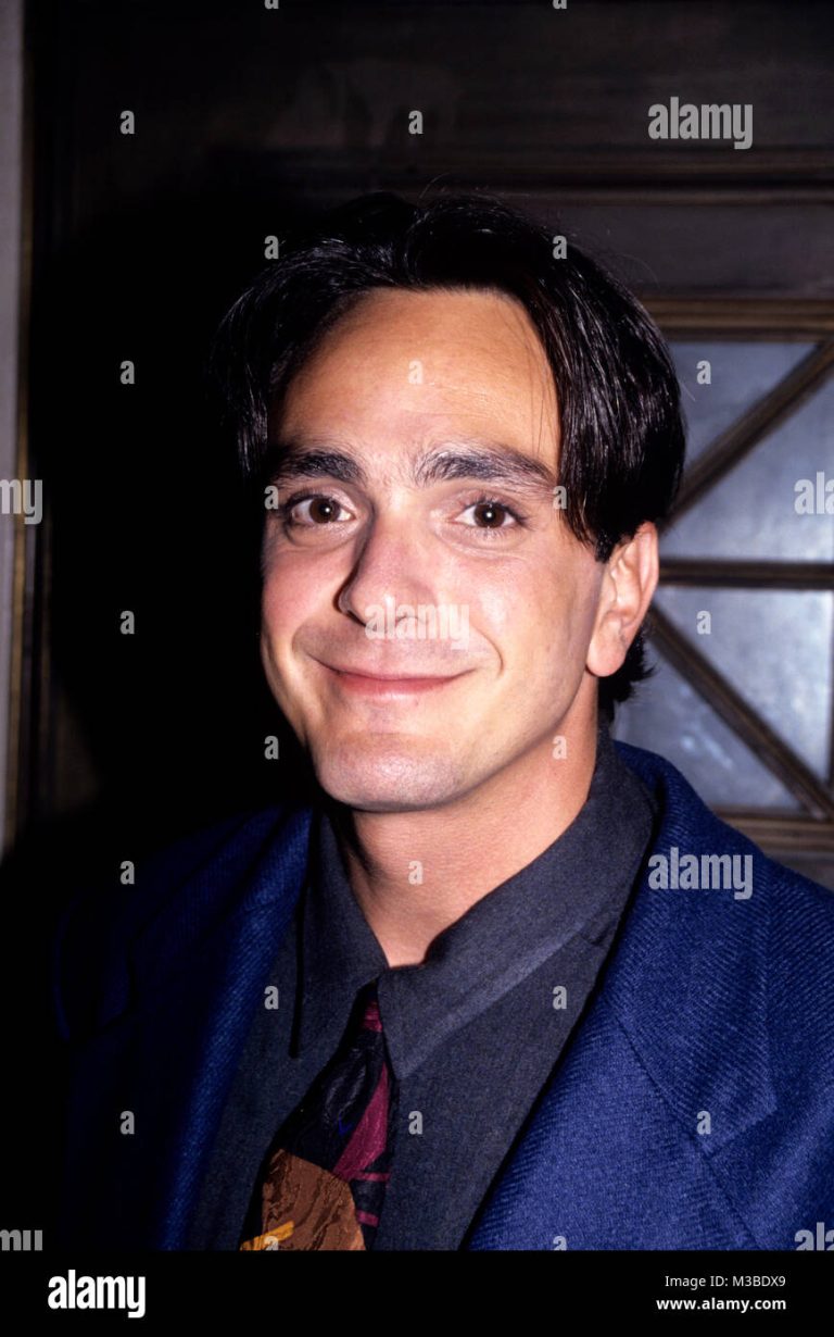 FamousPeopleFacts - Hank Azaria