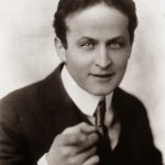 FamousPeopleFacts - Harry Houdini