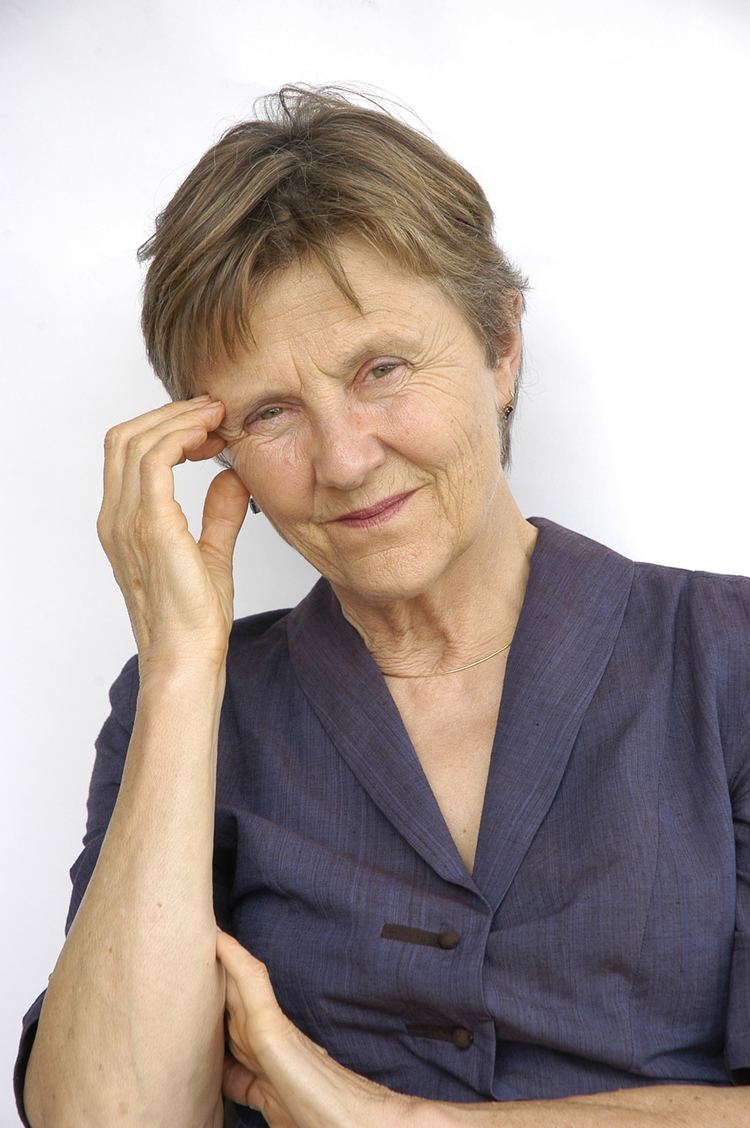 FamousPeopleFacts - Helen Garner