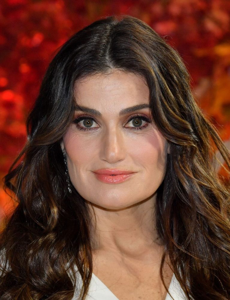 FamousPeopleFacts - Idina Menzel