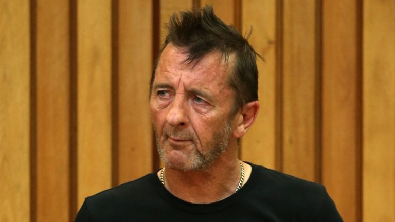 FamousPeopleFacts - Phil Rudd