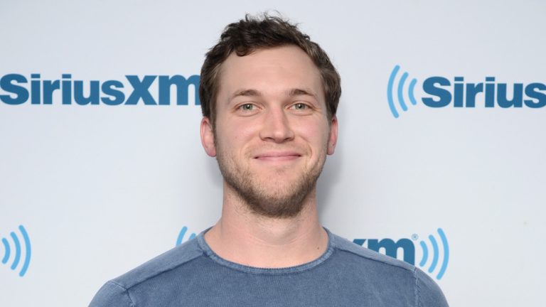 FamousPeopleFacts - Phillip Phillips