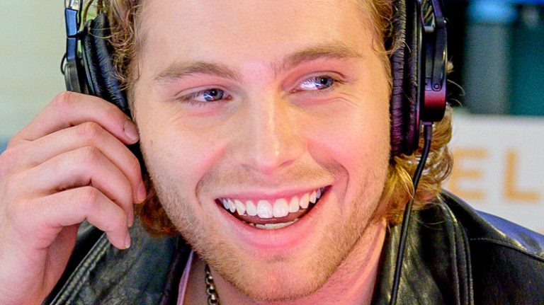 FamousPeopleFacts - Luke Hemmings