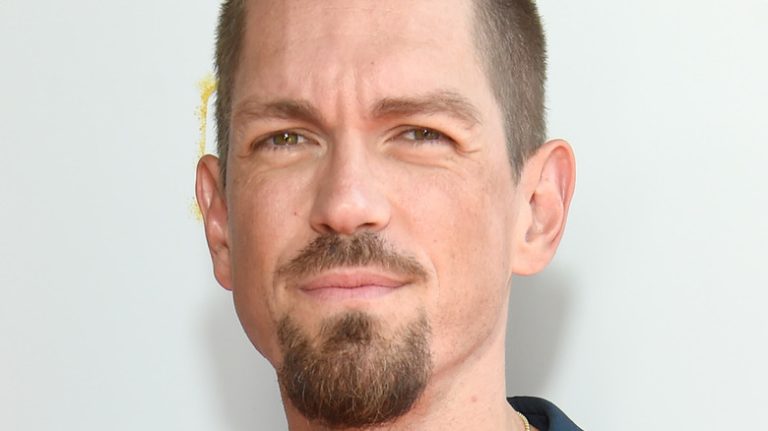 FamousPeopleFacts - Steve Howey