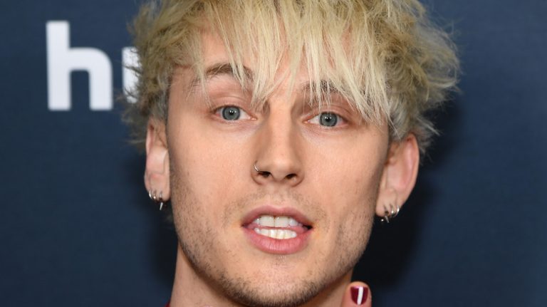 FamousPeopleFacts - Machine Gun Kelly