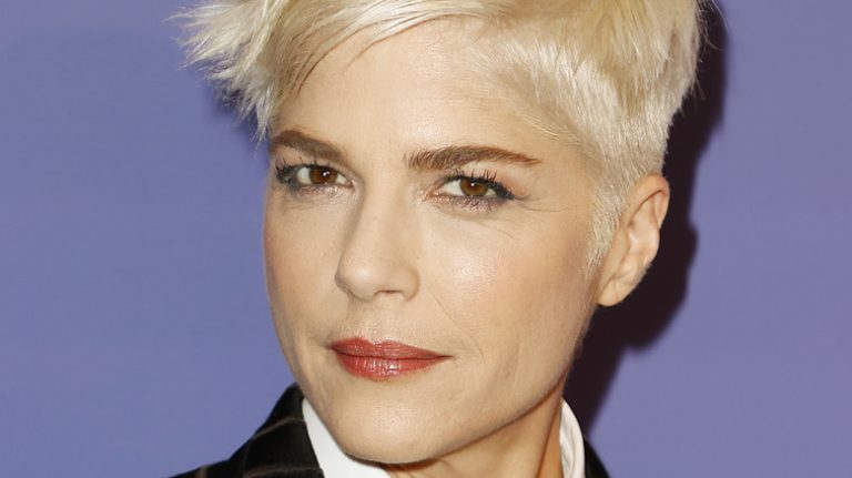 FamousPeopleFacts - Selma Blair