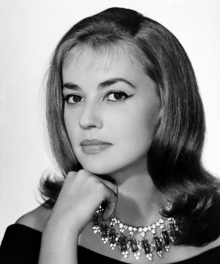 FamousPeopleFacts - Jeanne Moreau