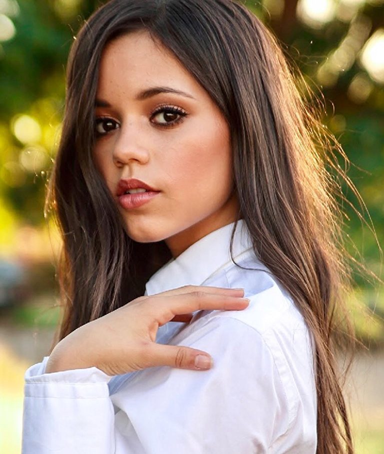 FamousPeopleFacts - Jenna Ortega