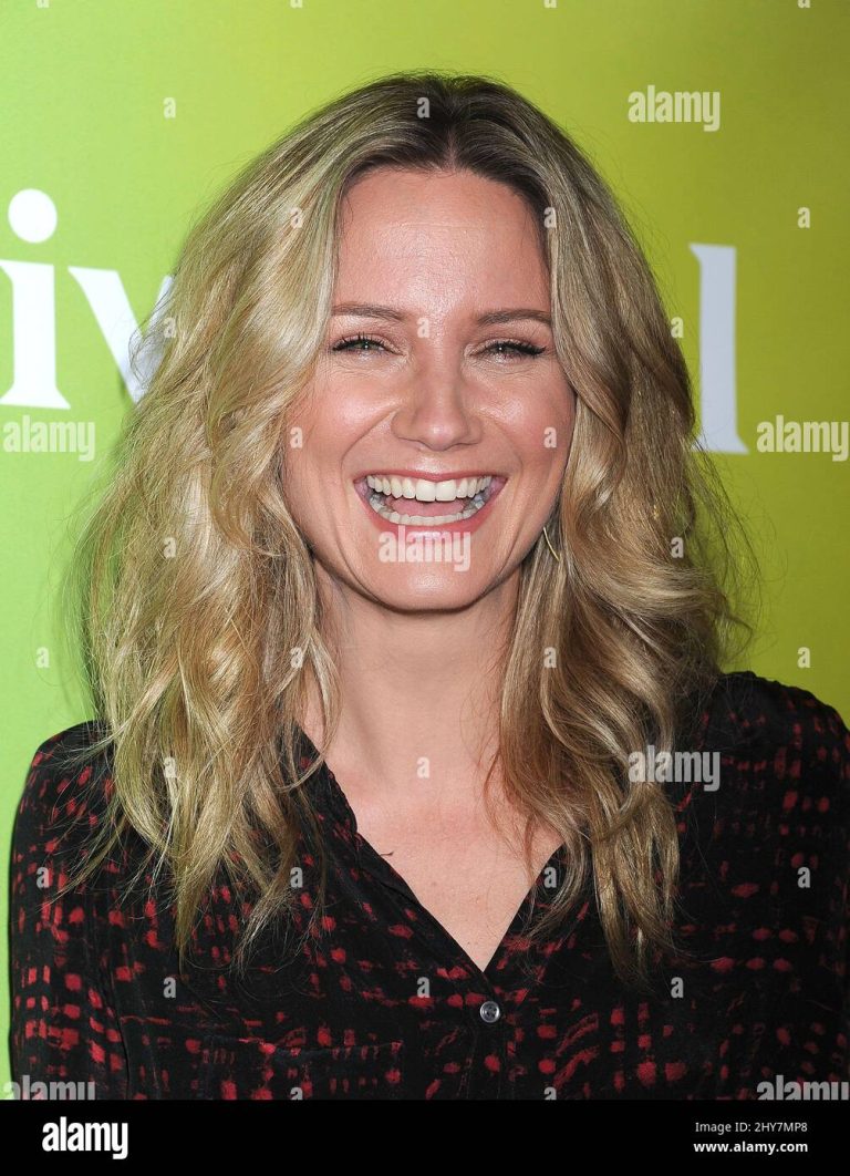 FamousPeopleFacts - Jennifer Nettles