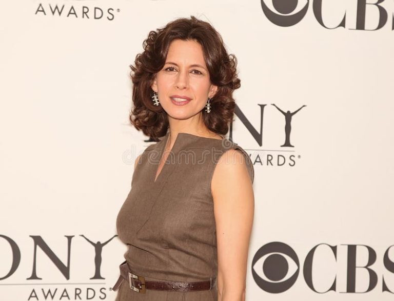 FamousPeopleFacts - Jessica Hecht